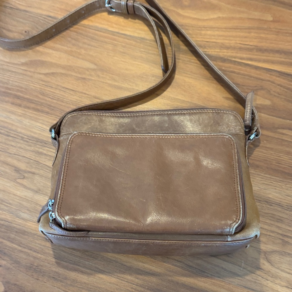 Light Brown/ Tan Leather Bag